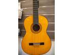 Alvarez 4103 Classical Guitar w/Case