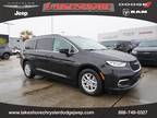 2022 Chrysler Pacifica Black, 68K miles