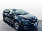 2023 Chrysler Pacifica Plug-In Hybrid Limited