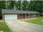 208 Bridgewood Ave Taylors, SC 29687 - Home For Rent