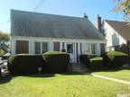 Rental Home, Cape - New Hyde Park, NY th St