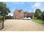 5 bedroom detached house for sale in High Street, Blyton, Gainsborough, DN21
