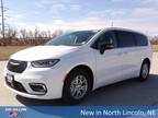 2024 Chrysler Pacifica White