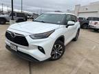 2022 Toyota Highlander White, 28K miles