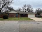Single Family Residence, Traditional - Weatherford, TX 607 E Water St