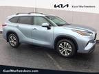 2022 Toyota Highlander Hybrid Blue, 12 miles