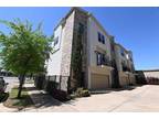 Stunning 3 Bedroom Townhome with Balcony! 1728 Live Oak St