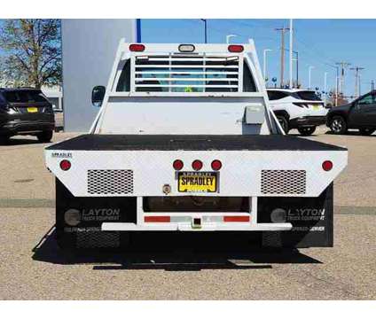 2007 Ford F-450 Super Duty is a White 2007 Ford F-450 Car for Sale in Pueblo CO