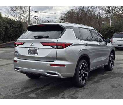 2024 Mitsubishi Outlander is a Silver 2024 Mitsubishi Outlander SUV in Chattanooga TN