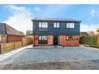 New Inn Lane, Bartley, Southampton, Hampshire SO40, 3 bedroom detached house for