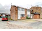 3 bedroom end of terrace house for sale in Beechfield Way, Hazlemere