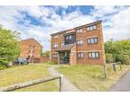 2 bed flat for sale in Hawthorne Crescent, UB7, West Drayton