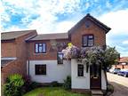 3 bedroom semi-detached house for sale in Green Close, Epping Green, CM16