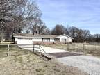 Vinita, 50 ACRE COUNTRY CHARMER.3 Bedroom 2 Bathroom home