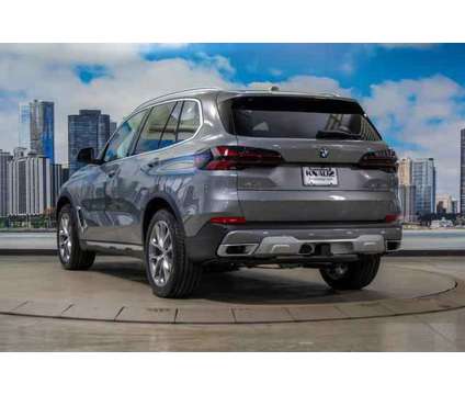 2024 BMW X5 xDrive40i is a Grey 2024 BMW X5 3.0si SUV in Lake Bluff IL