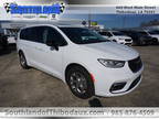 2024 Chrysler Pacifica White, 11 miles