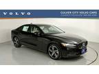 2022 Volvo S60 Recharge Plug-In Hybrid T8 R-Design Expression