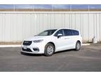 2023 Chrysler Pacifica White, 2880 miles