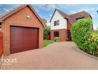 4 bedroom detached house for sale in Lilian Place, Rayleigh, SS6