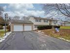 52 Sunnyview Dr, Suffield, CT 06078