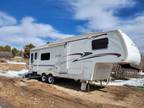 2003 27 Ft Keystone Laredo 5th Wheel Trailer