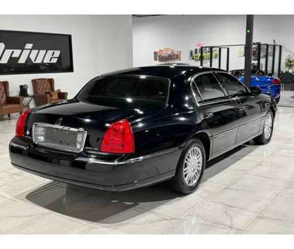 2008 Lincoln Town Car for sale is a Black 2008 Lincoln Town Car Car for Sale in Houston TX