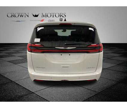2024 Chrysler Pacifica Limited is a White 2024 Chrysler Pacifica Limited Car for Sale in Holland MI