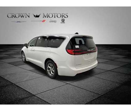 2024 Chrysler Pacifica Limited is a White 2024 Chrysler Pacifica Limited Car for Sale in Holland MI