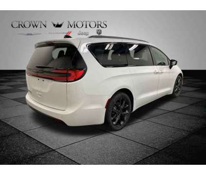 2024 Chrysler Pacifica Touring L is a White 2024 Chrysler Pacifica Touring Car for Sale in Holland MI