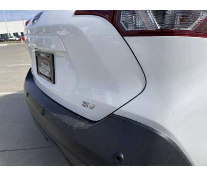 2020 Nissan Kicks SV Xtronic CVT is a White 2020 Nissan Kicks SV Station Wagon in Ardmore OK