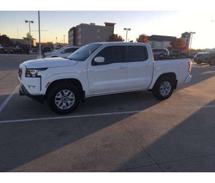 2024 Nissan Frontier Crew Cab SV 4x2 is a White 2024 Nissan frontier Truck in Ardmore OK