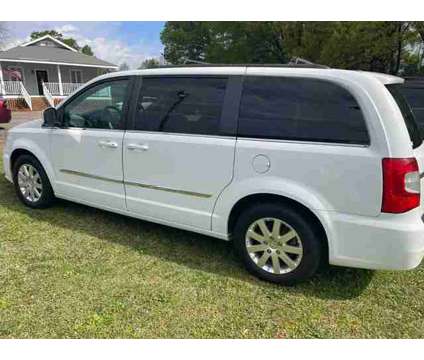 2016 Chrysler Town &amp; Country for sale is a 2016 Chrysler town &amp; country Car for Sale in Newberry SC