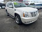 2013 Cadillac Escalade Luxury 4dr SUV White,