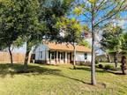 115 Mimosa St, Lake Jackson, TX 77566