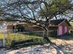 409 N Main St, Freer, TX 78357