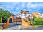 6 bed property for sale in Hillwood Grove, CM13, Brentwood