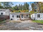 321 W Oakland Ave, Oakland, NJ 07436