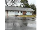 855A Thornhill Ct, Lakewood, NJ 08701