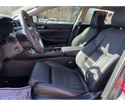 2023 Nissan Maxima Platinum Xtronic CVT is a Silver 2023 Nissan Maxima Sedan in Danbury CT