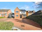 3 bedroom detached house for sale in Thellusson Way, Rickmansworth