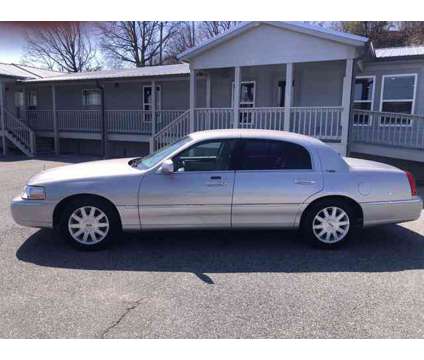 2010 Lincoln Town Car Signature Limited is a Silver 2010 Lincoln Town Car Signature Car for Sale in Cleveland GA