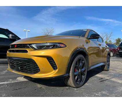 2024 Dodge Hornet R/T Plus is a Gold 2024 Car for Sale in Pataskala OH