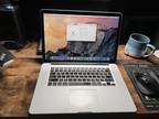 MacBook Pro 15" mid-2015 2.2 GHZ i7 16GB RAM 512 SSD Intel Iris Pro