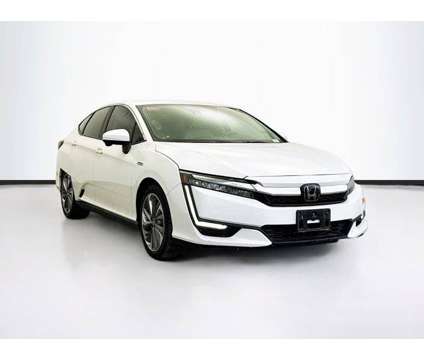 2019 Honda Clarity Plug-In Hybrid Touring is a White 2019 Honda Clarity Plug-In Hybrid Touring Hybrid in Montclair CA