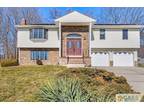 6 Oriole St, Edison, NJ 08820