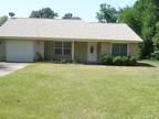 1404 NE Whitehead St, Smithville, TX 78957