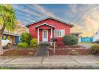 941 4TH AVE, Seaside OR 97138