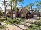 211 Creekside Dr, League City, TX 77573