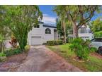 221 NE 211th St, Miami, FL 33179