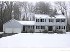 29 Lincoln Ln, Simsbury, CT 06089